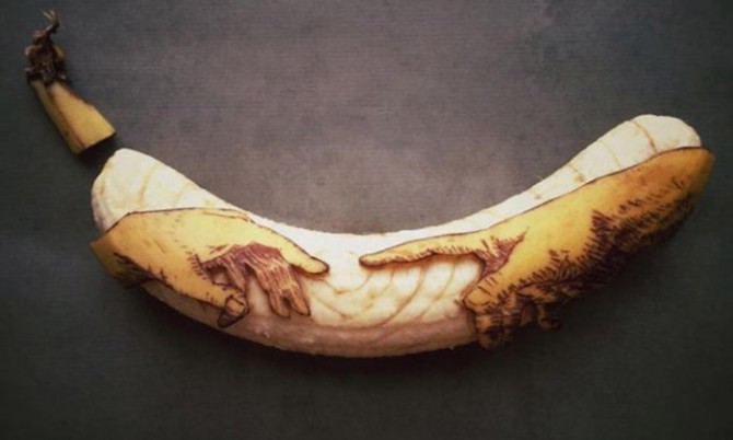 Artist-Stephan-Brusche-Transforms-Bananas-Into-Creative_1-630x630
