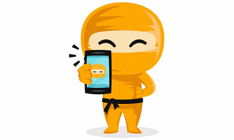 Un ninja de dessin animé utilisant un WPApp sur un téléphone intelligent.